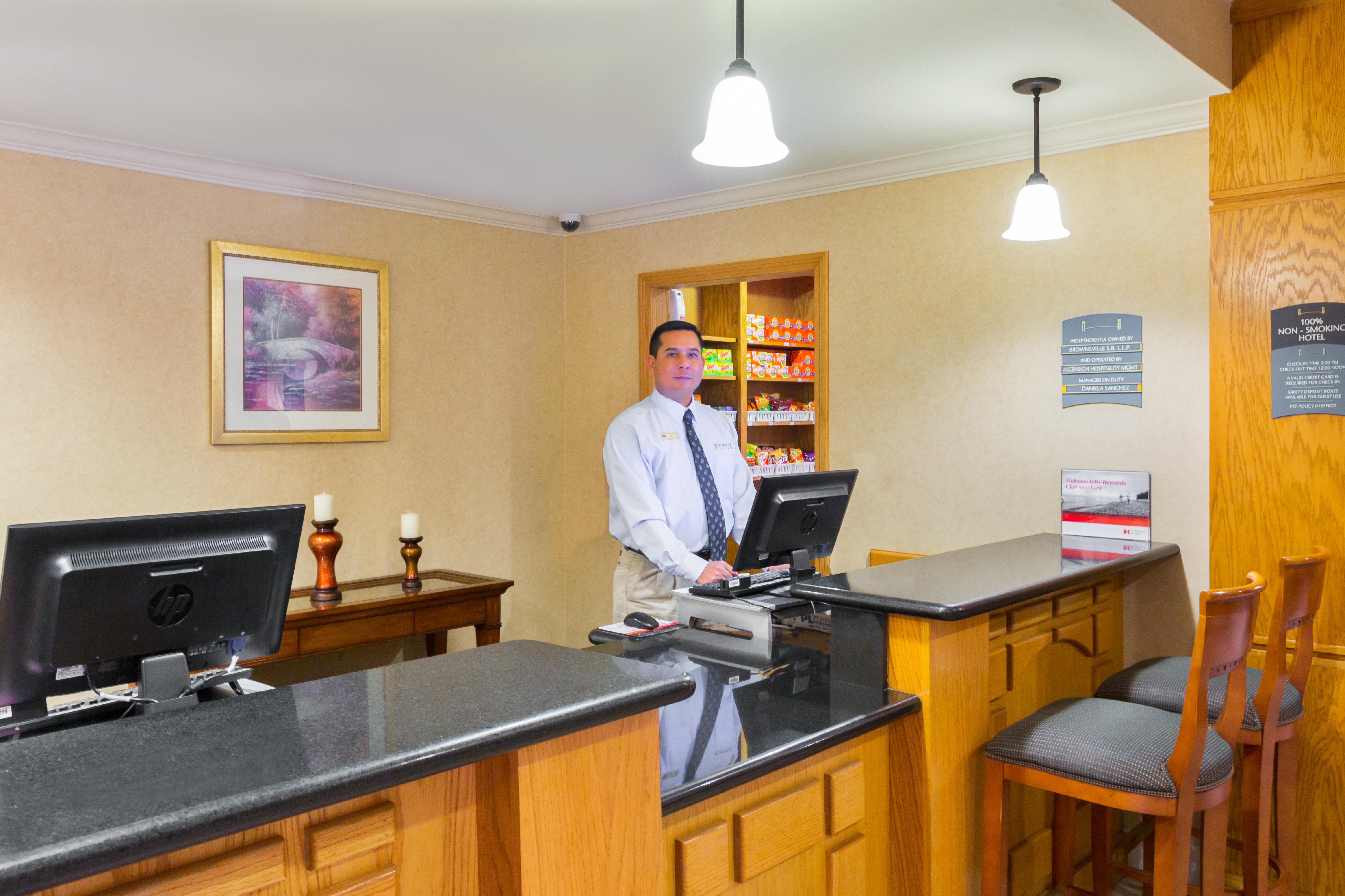 Staybridge Suites - Brownsville By Ihg Екстериор снимка